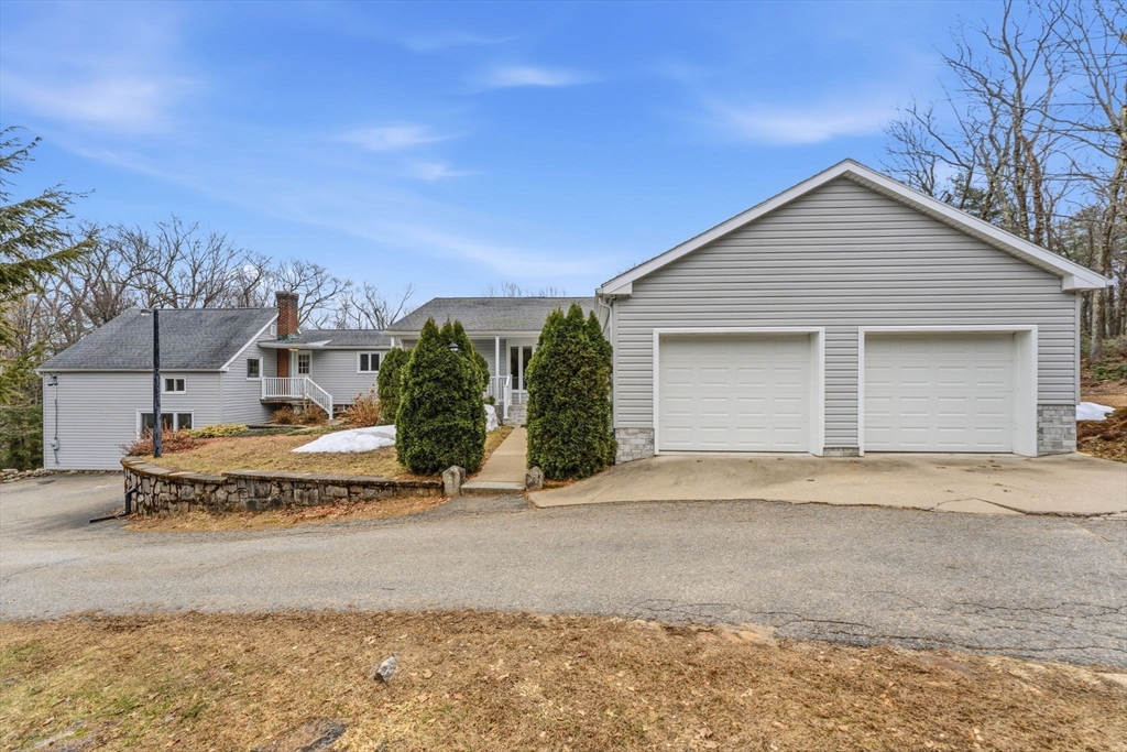 106 Paxton Road Holden, MA 01520 - Photo 3 of 41