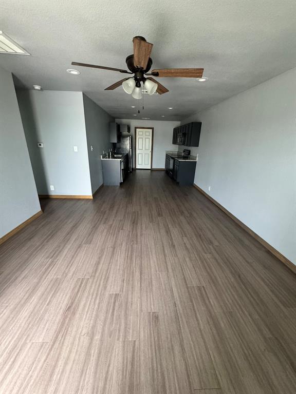 450 Derrs Chapel Road Italy, TX 76651 - Photo 2 of 13 Open concept living area