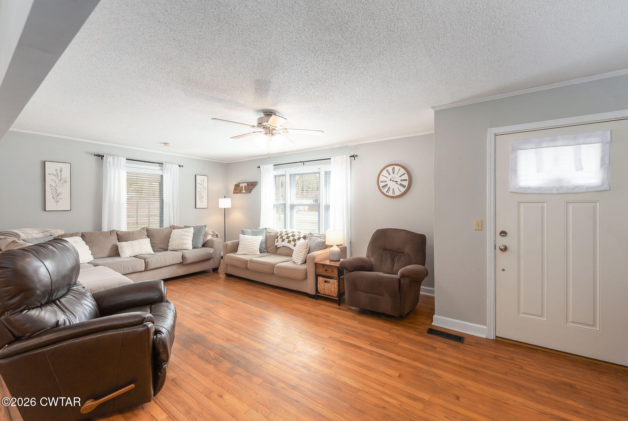 31 Mack Street Jackson, TN 38305 - Photo 5 of 23 a living room with furniture and wooden floor