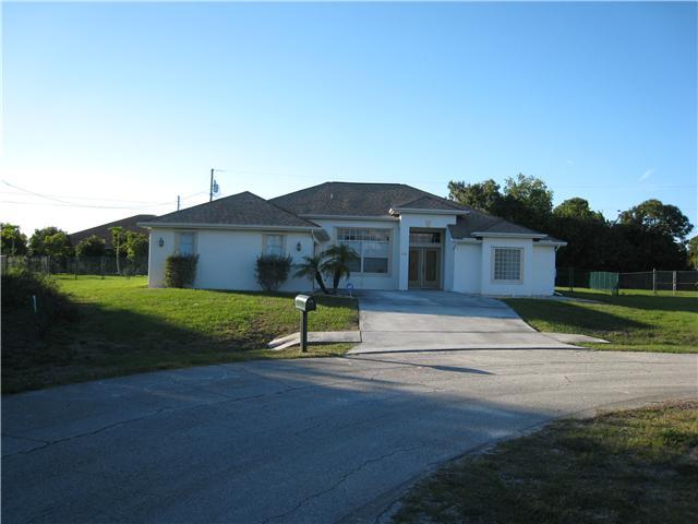 525 Southwest Homeland Road Port St. Lucie, FL 34953 - Photo 1 of 8 Primary Photo