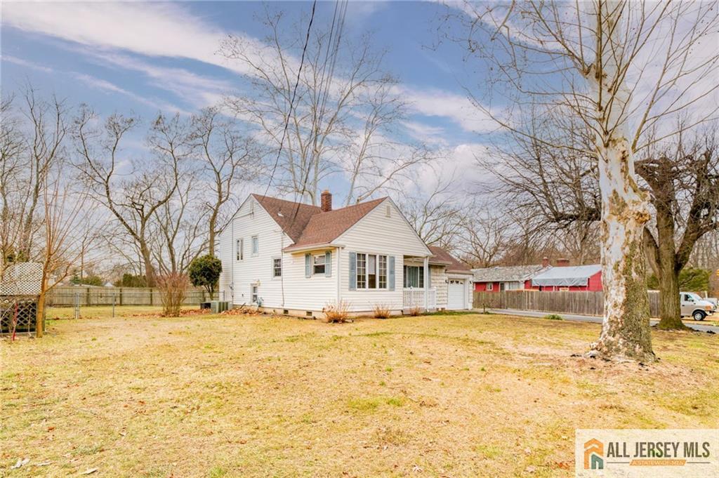 499 Old Stage Road Spotswood, NJ 08884 - Photo 2 of 25