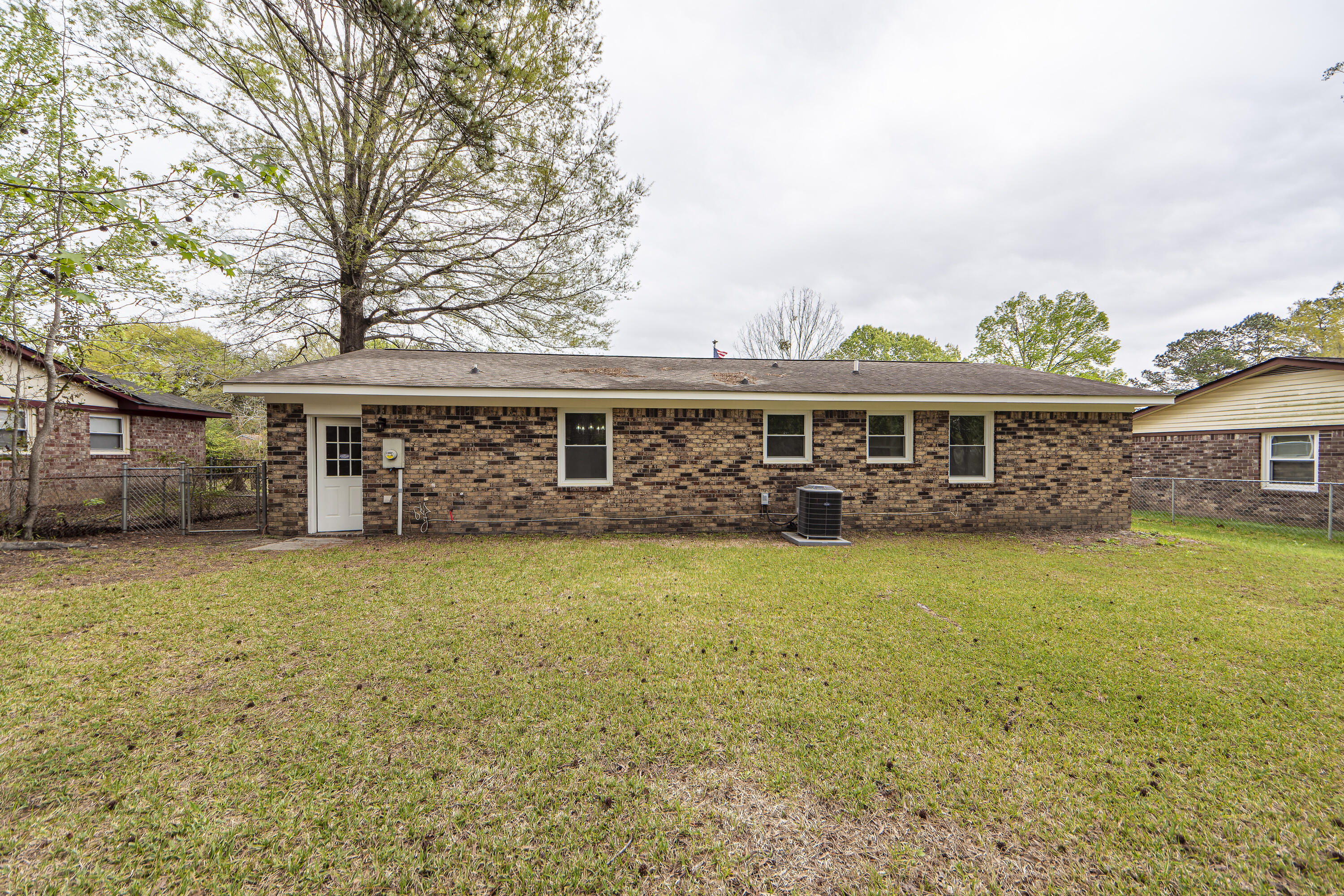 11 Kenilworth Road Goose Creek, SC 29445 - Photo 28 of 32 Rear View