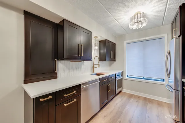 $2,100 | 724 Briar Hill Lane, Unit 3, Addison, IL 60101