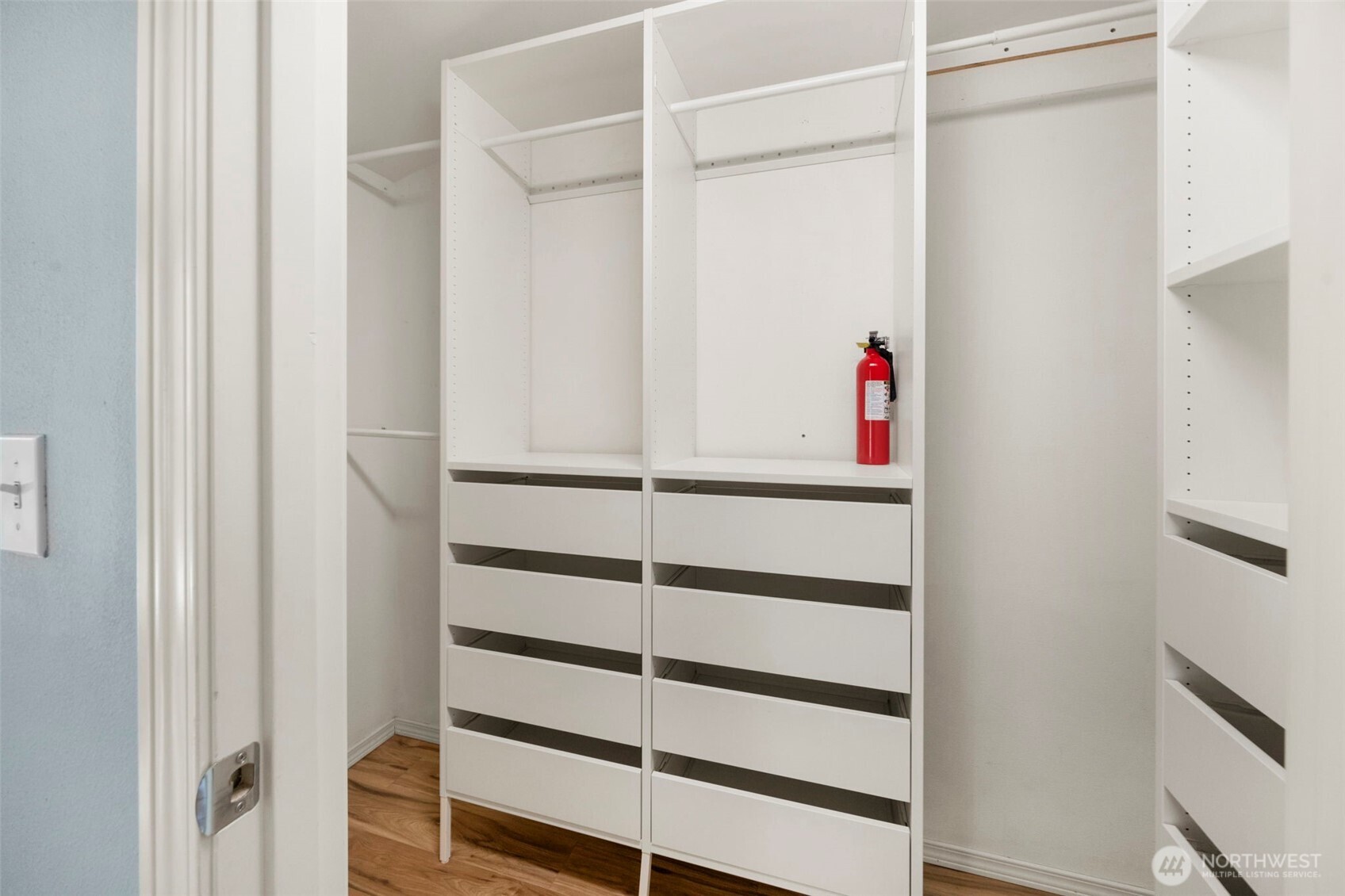 8548 Midvale Avenue North, Unit B Seattle, WA 98103 - Photo 23 of 40