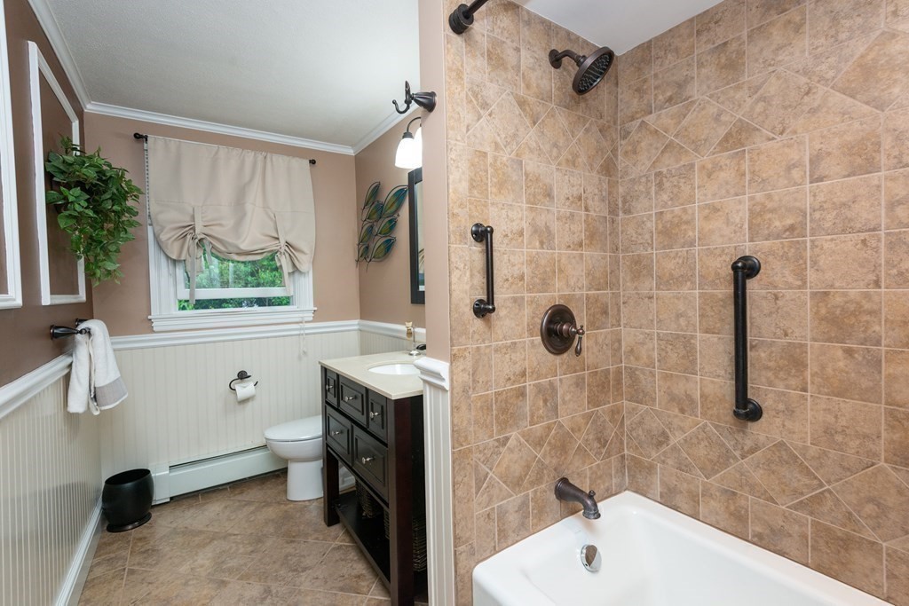 7 Randolph Road Stoneham, MA 02180 - Photo 15 of 34 Gallery Image 15