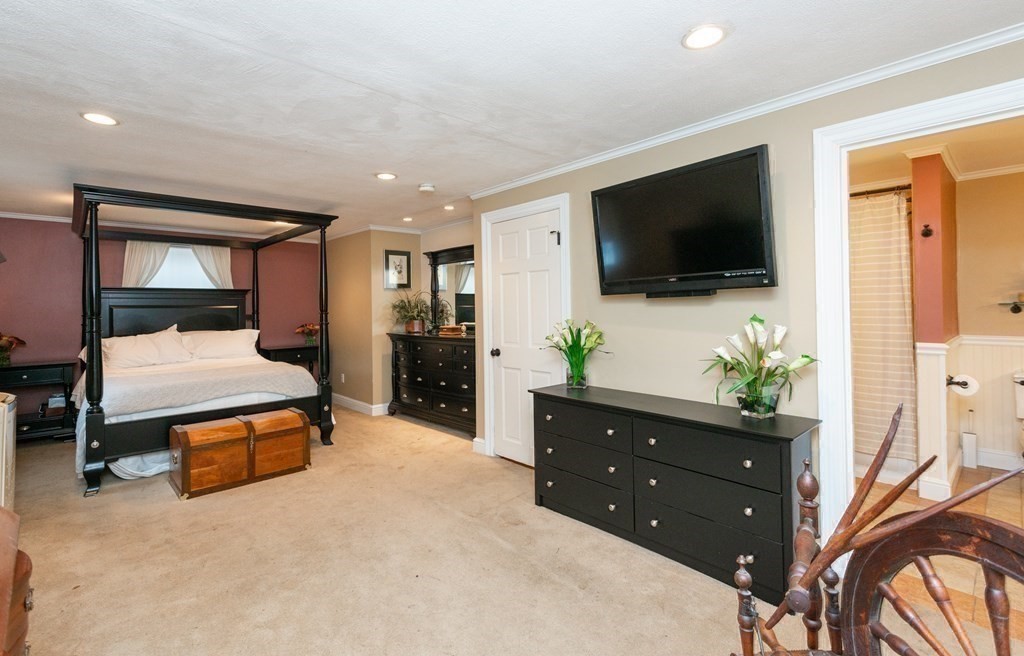7 Randolph Road Stoneham, MA 02180 - Photo 17 of 34 Gallery Image 17