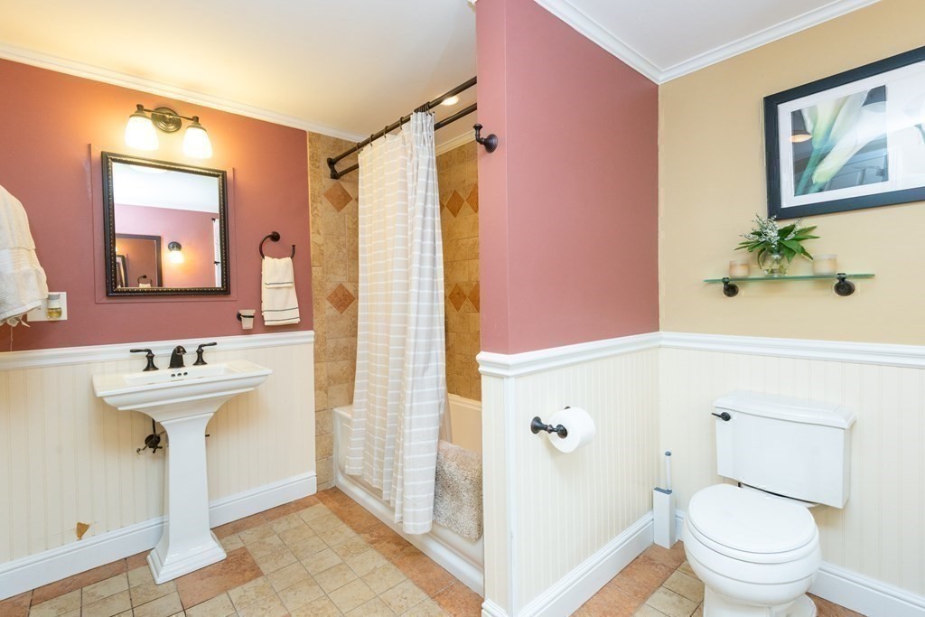7 Randolph Road Stoneham, MA 02180 - Photo 22 of 34 Gallery Image 22