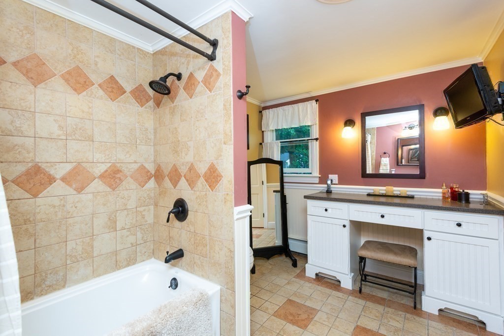 7 Randolph Road Stoneham, MA 02180 - Photo 24 of 34 Gallery Image 24