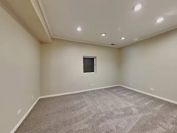 $2,960 | 322 Clarewood Circle, Grayslake, IL 60030