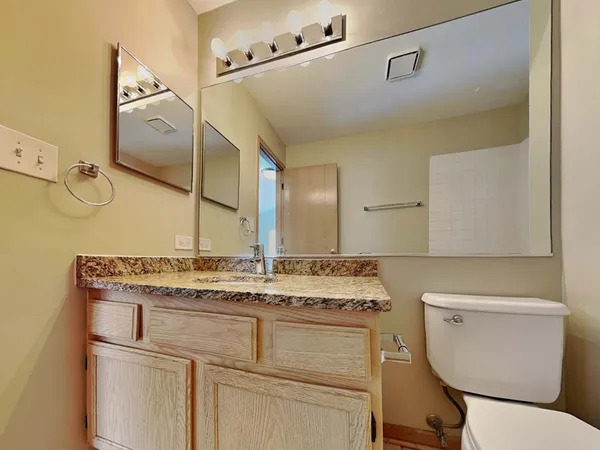 $2,960 | 322 Clarewood Circle, Grayslake, IL 60030