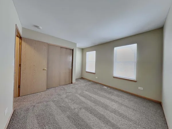 $2,960 | 322 Clarewood Circle, Grayslake, IL 60030