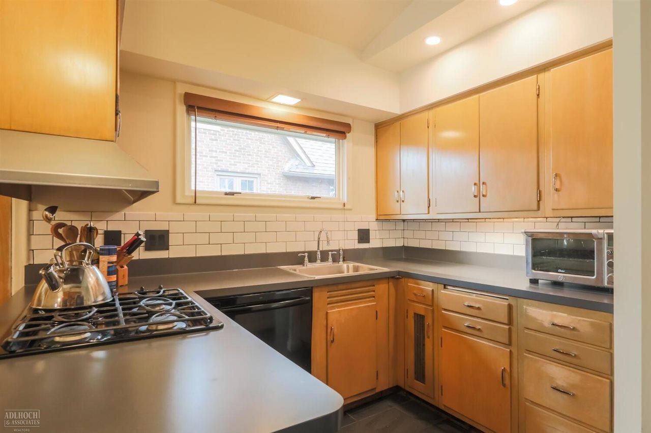765 Barrington Road Grosse Pointe Park, MI 48215 - Photo 9 of 21