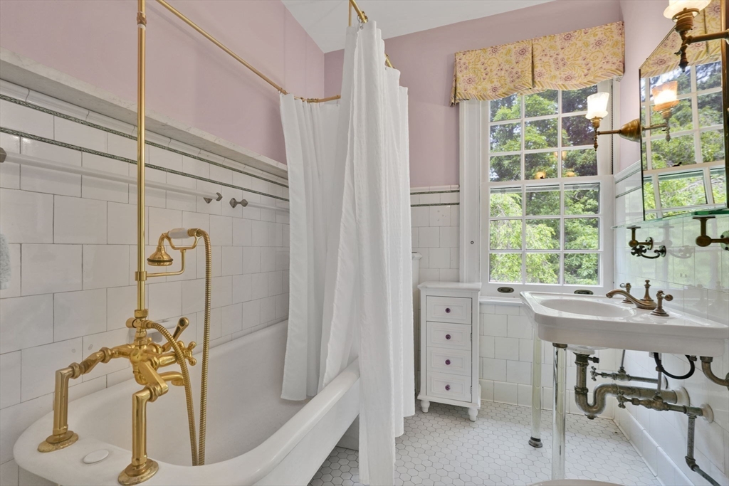 135 Forest Glen Road Longmeadow, MA 01106 - Photo 34 of 42