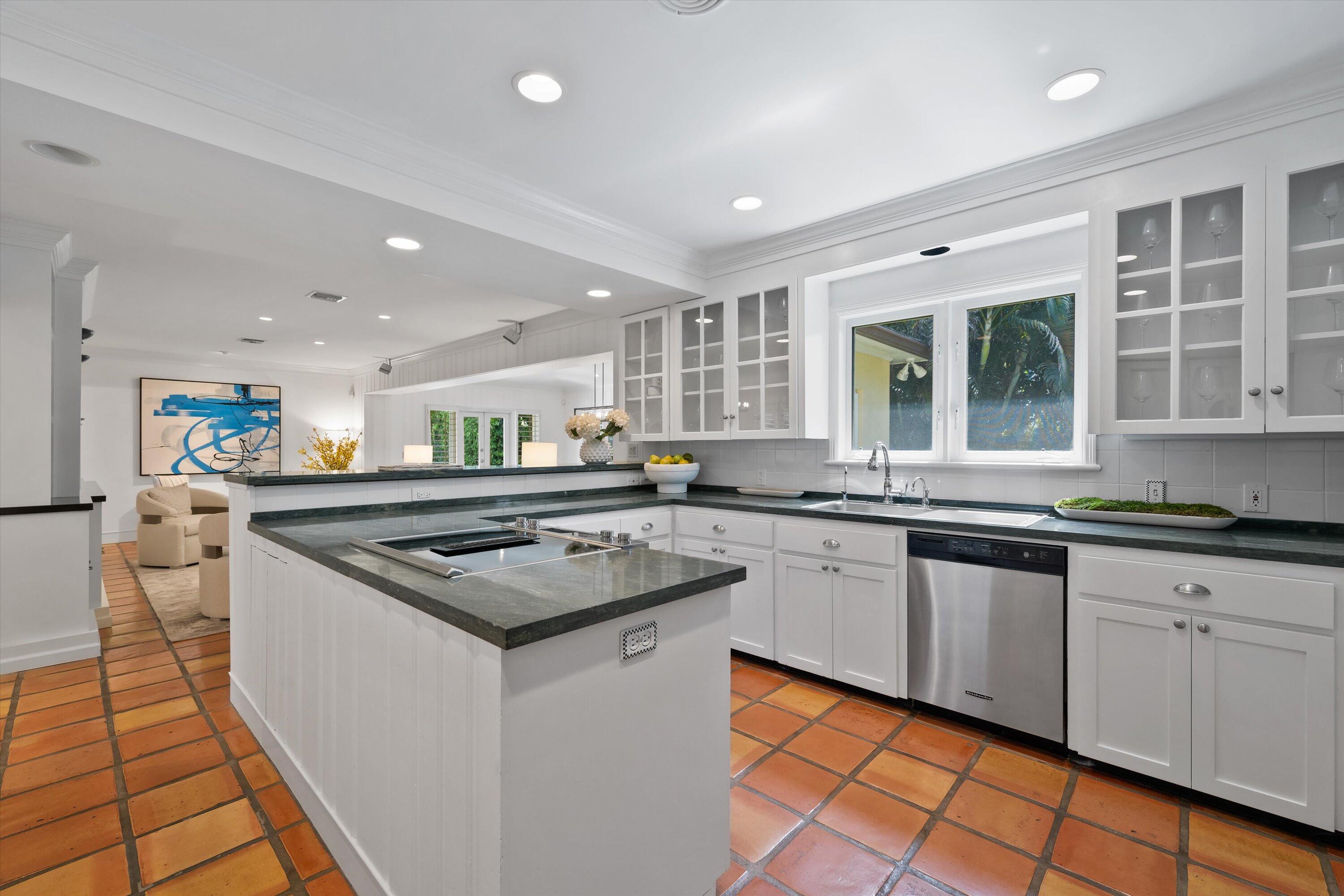 274 Monterey Road Palm Beach, FL 33480 - Photo 19 of 53 Kitchen