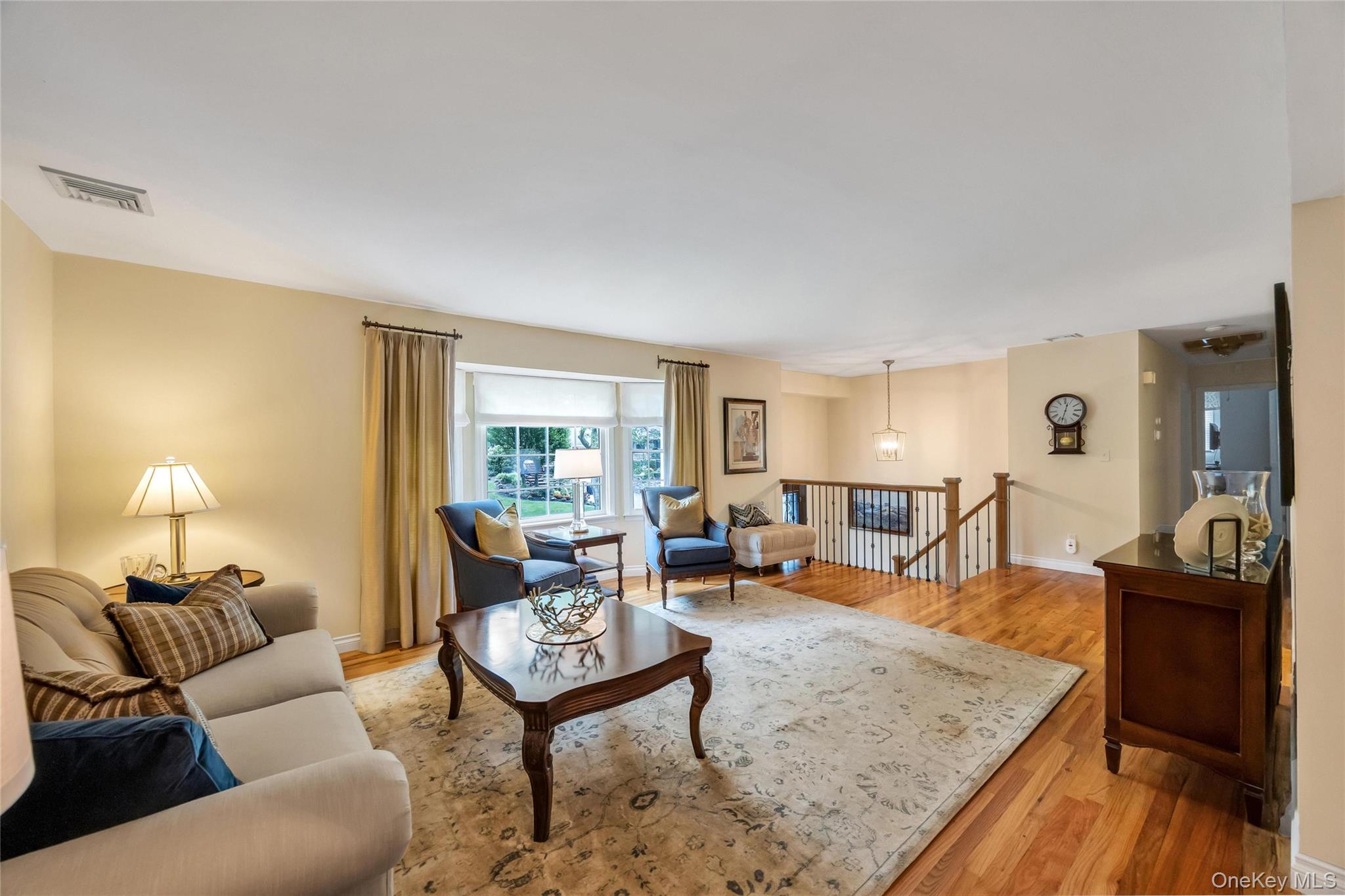 4 Long Hill Road Smithtown, NY 11787 - Photo 3 of 37