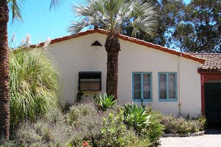 1811 El Encanto Road Santa Barbara, CA 93103 - Photo 9 of 14 a backyard of a house with lots of green space