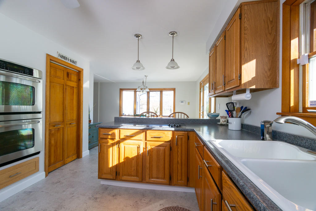 656 Foreside Road Topsham, ME 04086 - Photo 5 of 50 NVP-0198