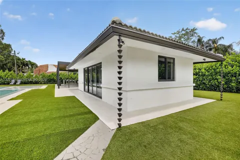 $3,975,000 | 12111 Northwest 5th Court, Plantation, FL 33325