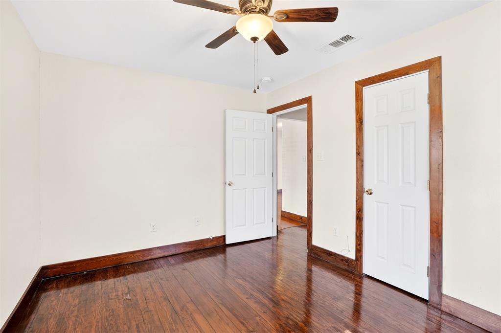 316 West Rucker Street Granbury, TX 76048 - Photo 13 of 21