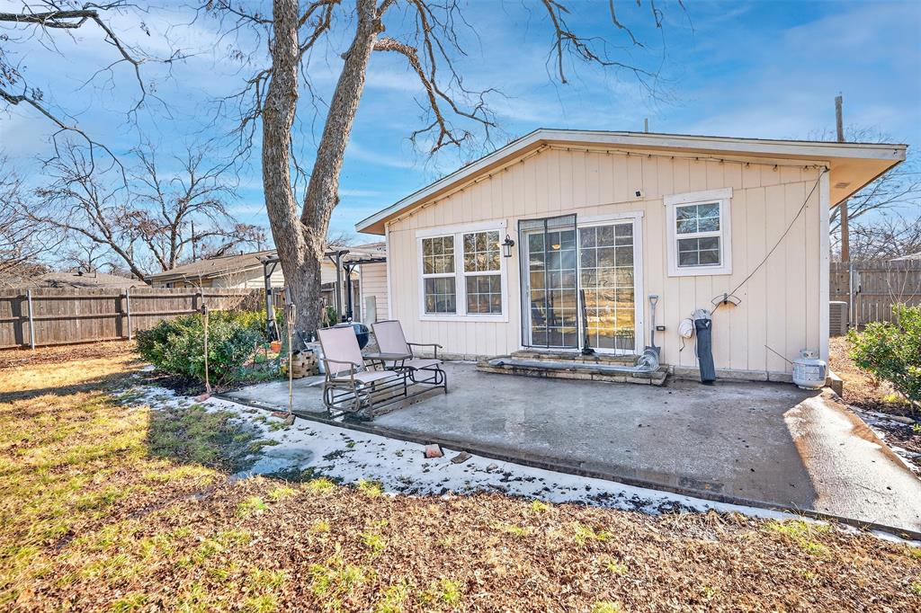 316 West Rucker Street Granbury, TX 76048 - Photo 20 of 21