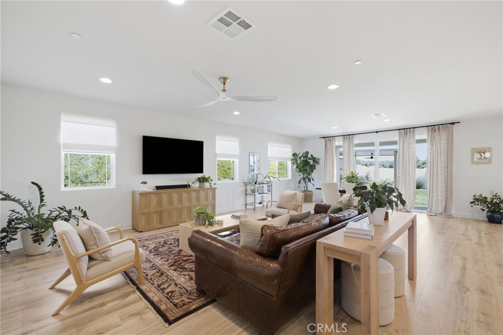 1238 Matterhorn Street Riverside, CA 92506 - Photo 16 of 45