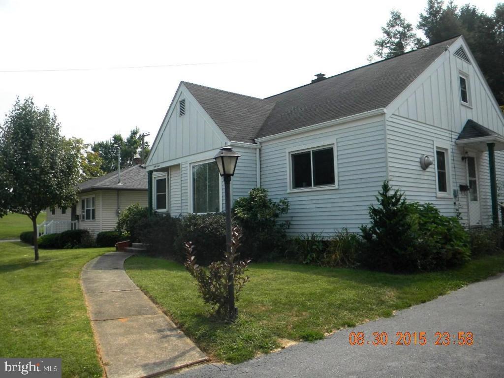 44 East Lemon Street Lititz, PA 17543 - Photo 2 of 21