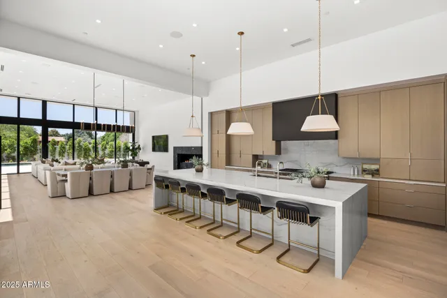$12,988,000 | 6601 East San Miguel Avenue, Paradise Valley, AZ 85253
