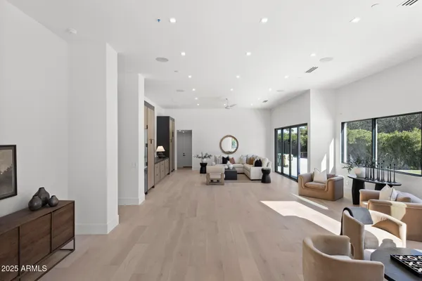 $12,988,000 | 6601 East San Miguel Avenue, Paradise Valley, AZ 85253