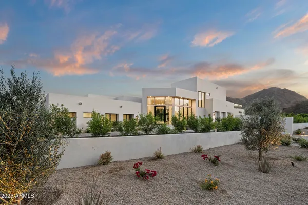 $12,988,000 | 6601 East San Miguel Avenue, Paradise Valley, AZ 85253