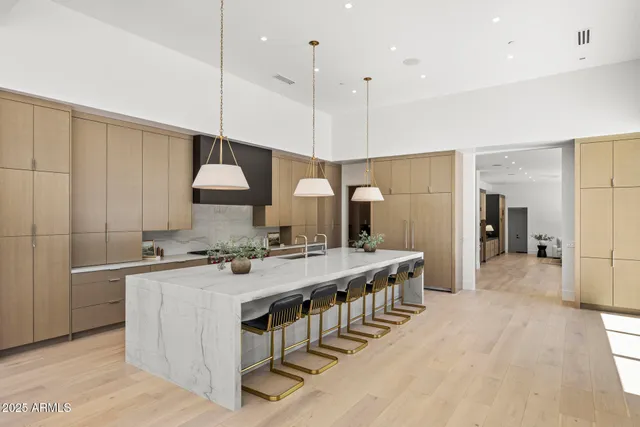 $12,988,000 | 6601 East San Miguel Avenue, Paradise Valley, AZ 85253