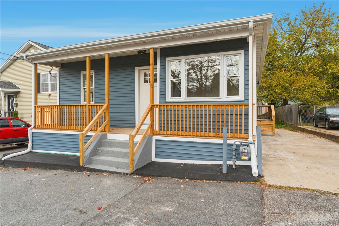 26 Alto Street Providence, RI 02909 - Photo 2 of 34