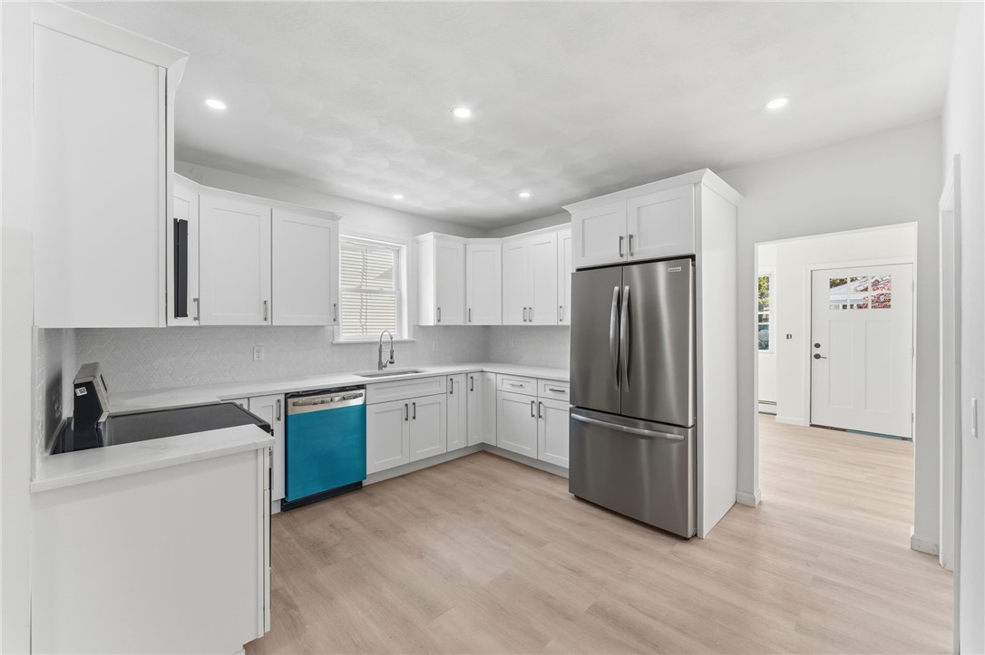 26 Alto Street Providence, RI 02909 - Photo 8 of 34