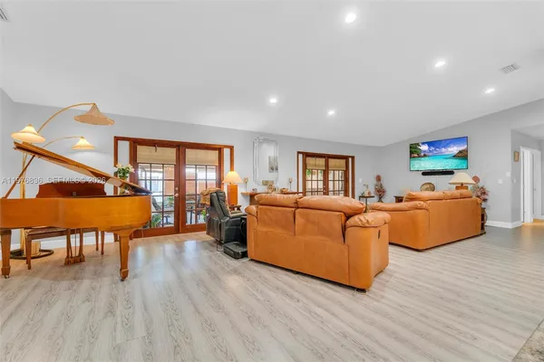 $819,900 | 18201 Southwest 87th Avenue, Palmetto Bay, FL 33157