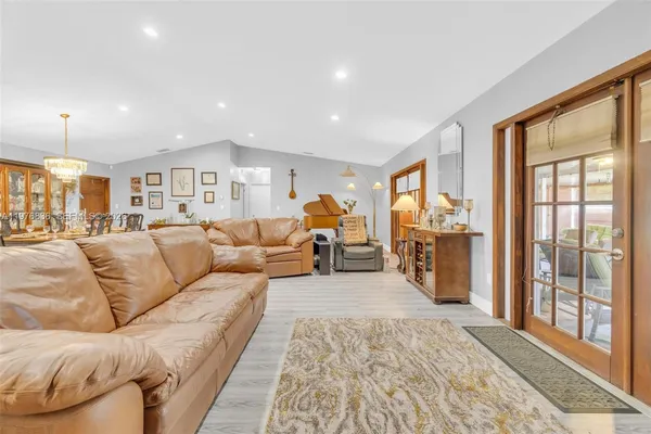 $819,900 | 18201 Southwest 87th Avenue, Palmetto Bay, FL 33157