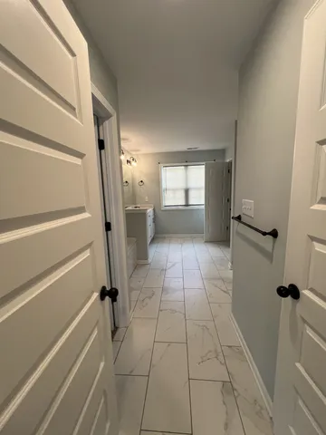 $2,300 | 660 Elm Street, Clarksville, TN 37040