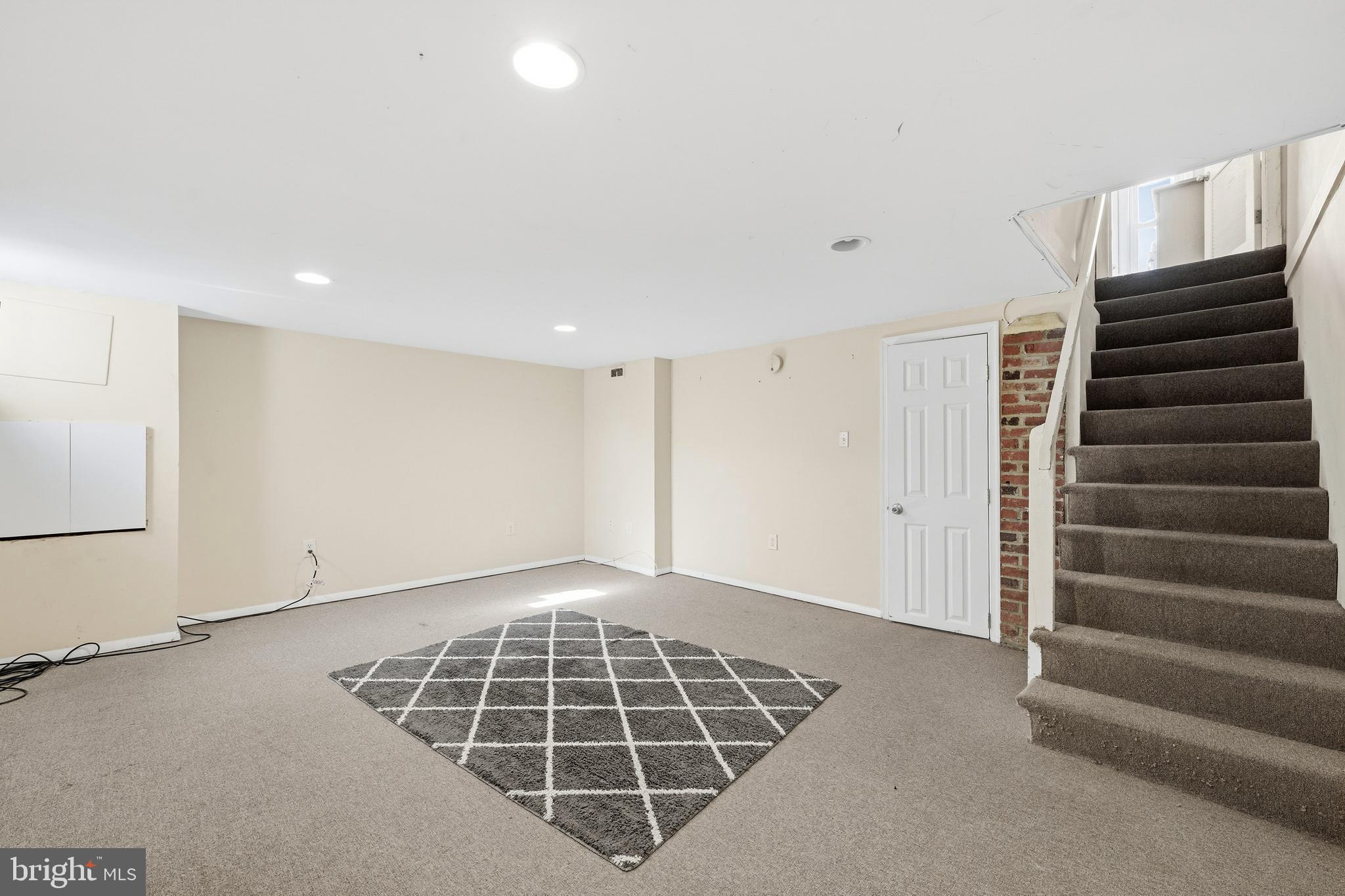 1078 Downton Road Baltimore, MD 21227 - Photo 15 of 23