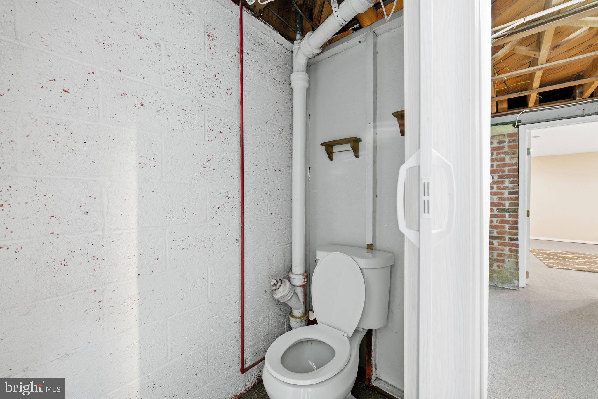 1078 Downton Road Baltimore, MD 21227 - Photo 21 of 23