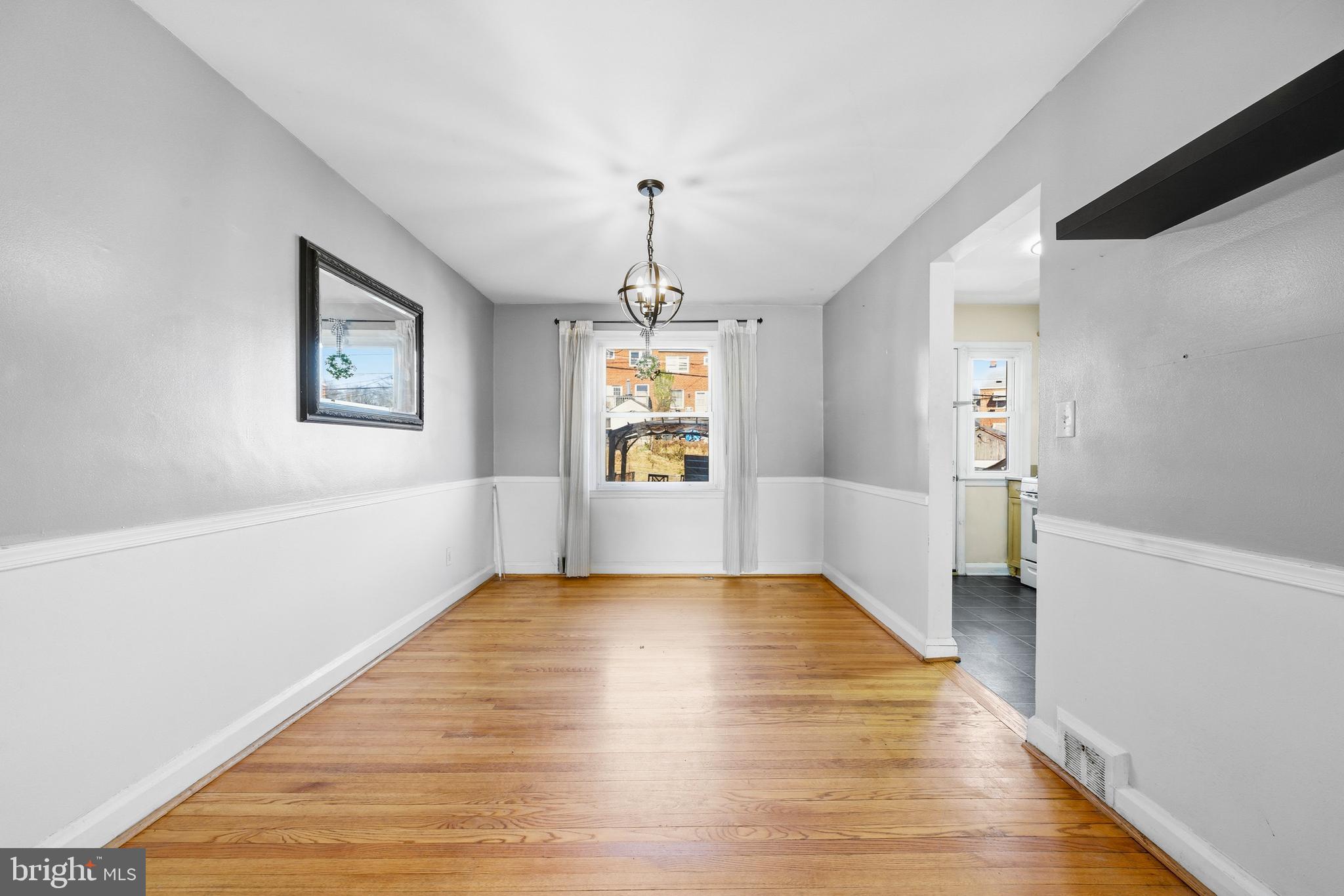 1078 Downton Road Baltimore, MD 21227 - Photo 6 of 23