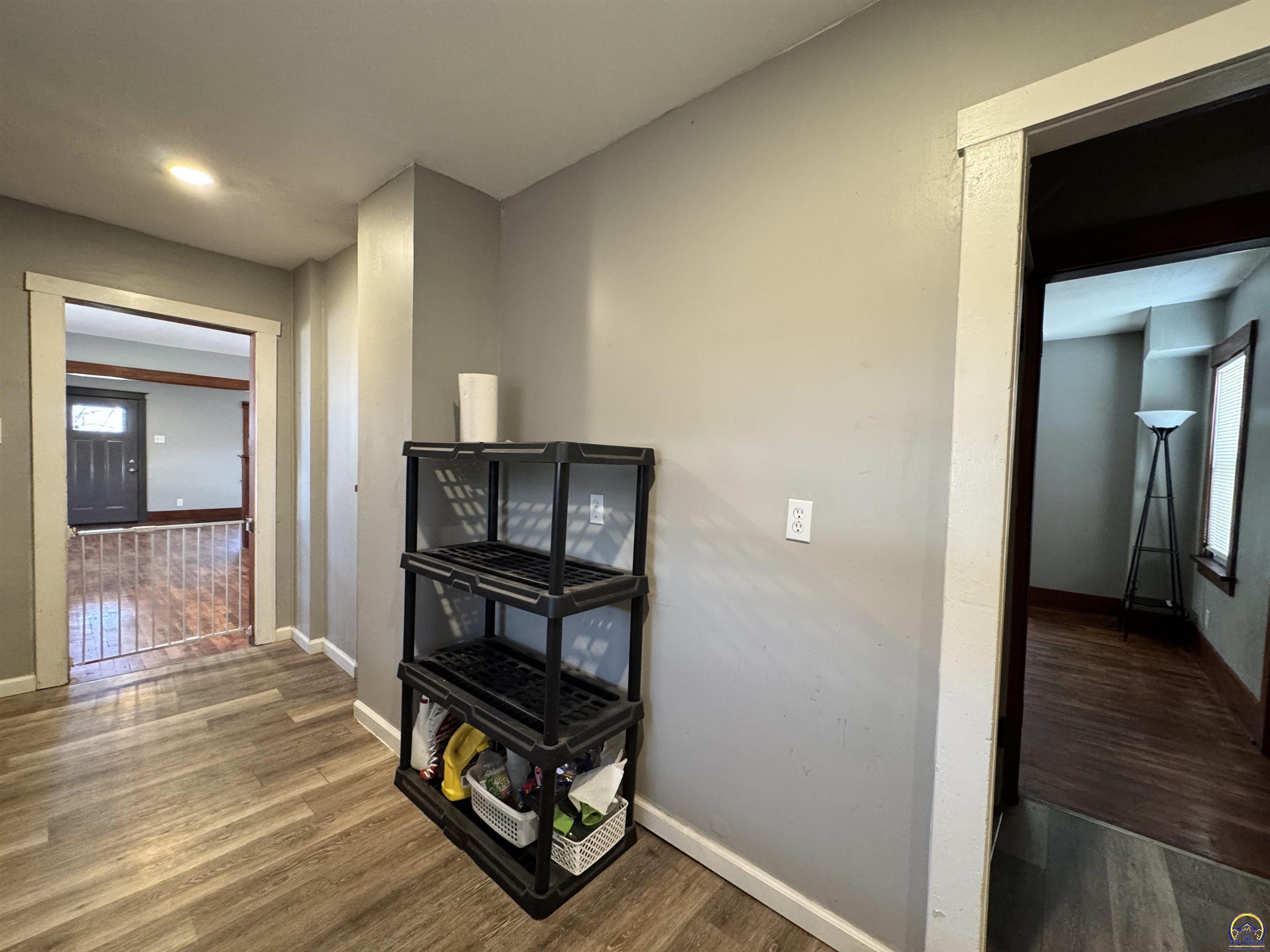 329 Northwest Waite Street Topeka, KS 66606 - Photo 13 of 41
