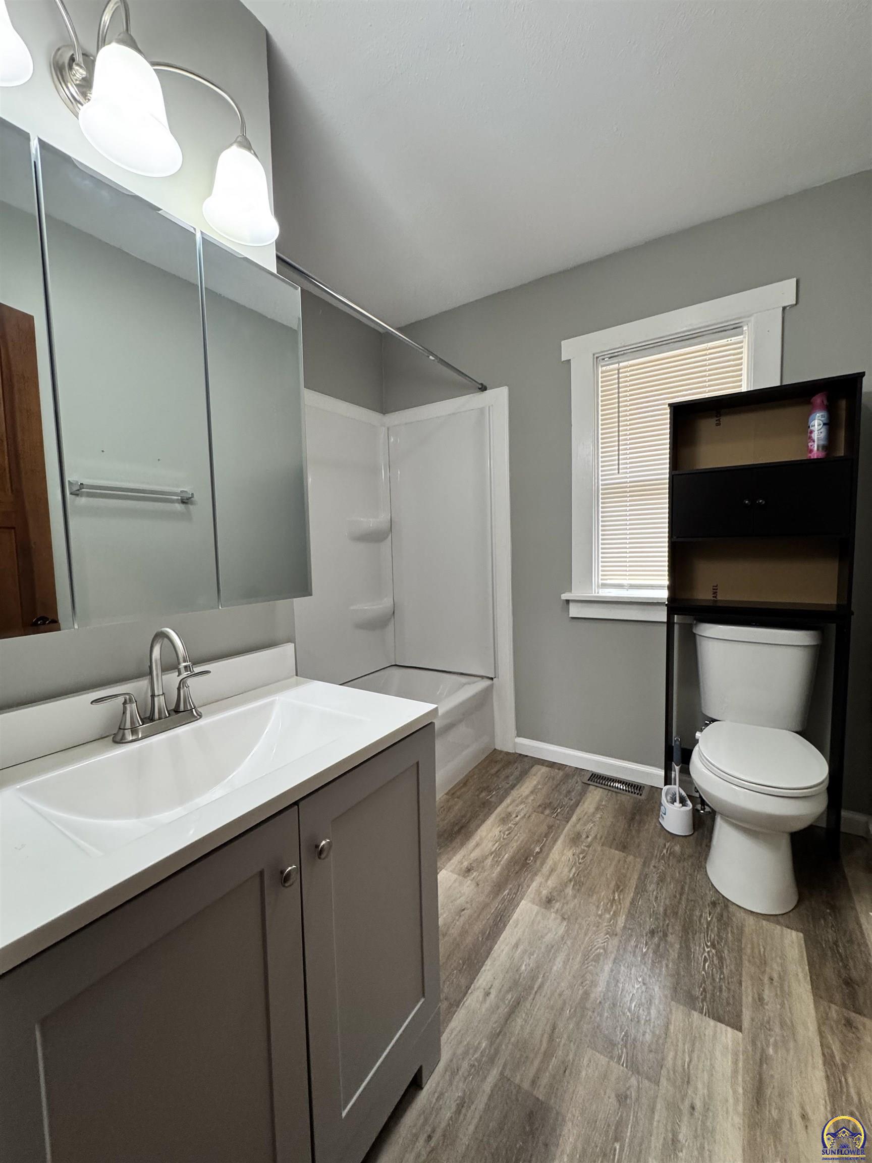 329 Northwest Waite Street Topeka, KS 66606 - Photo 20 of 41