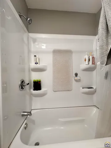 $180,000 | 329 Northwest Waite Street, Topeka, KS 66606