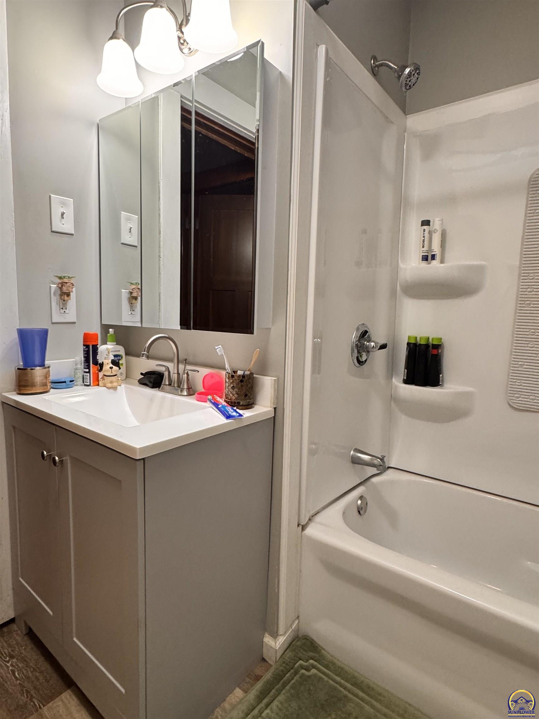 329 Northwest Waite Street Topeka, KS 66606 - Photo 22 of 35