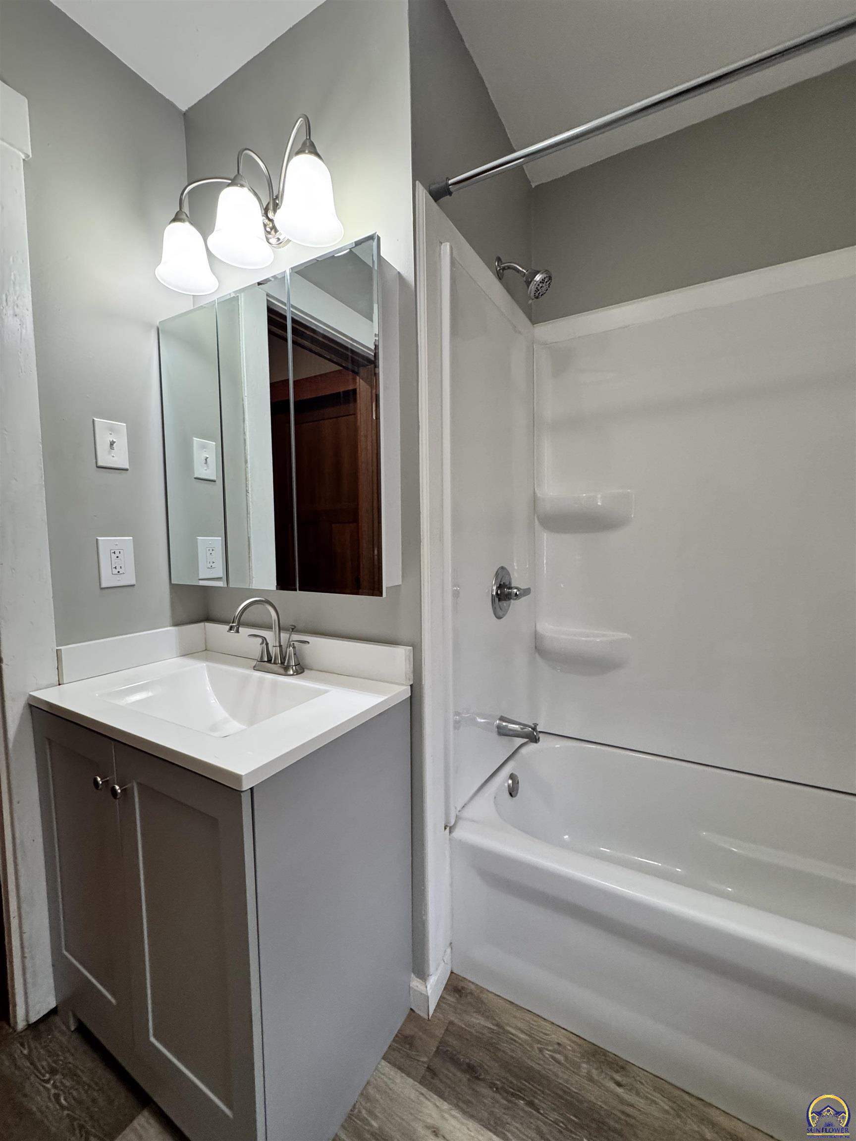 329 Northwest Waite Street Topeka, KS 66606 - Photo 22 of 41