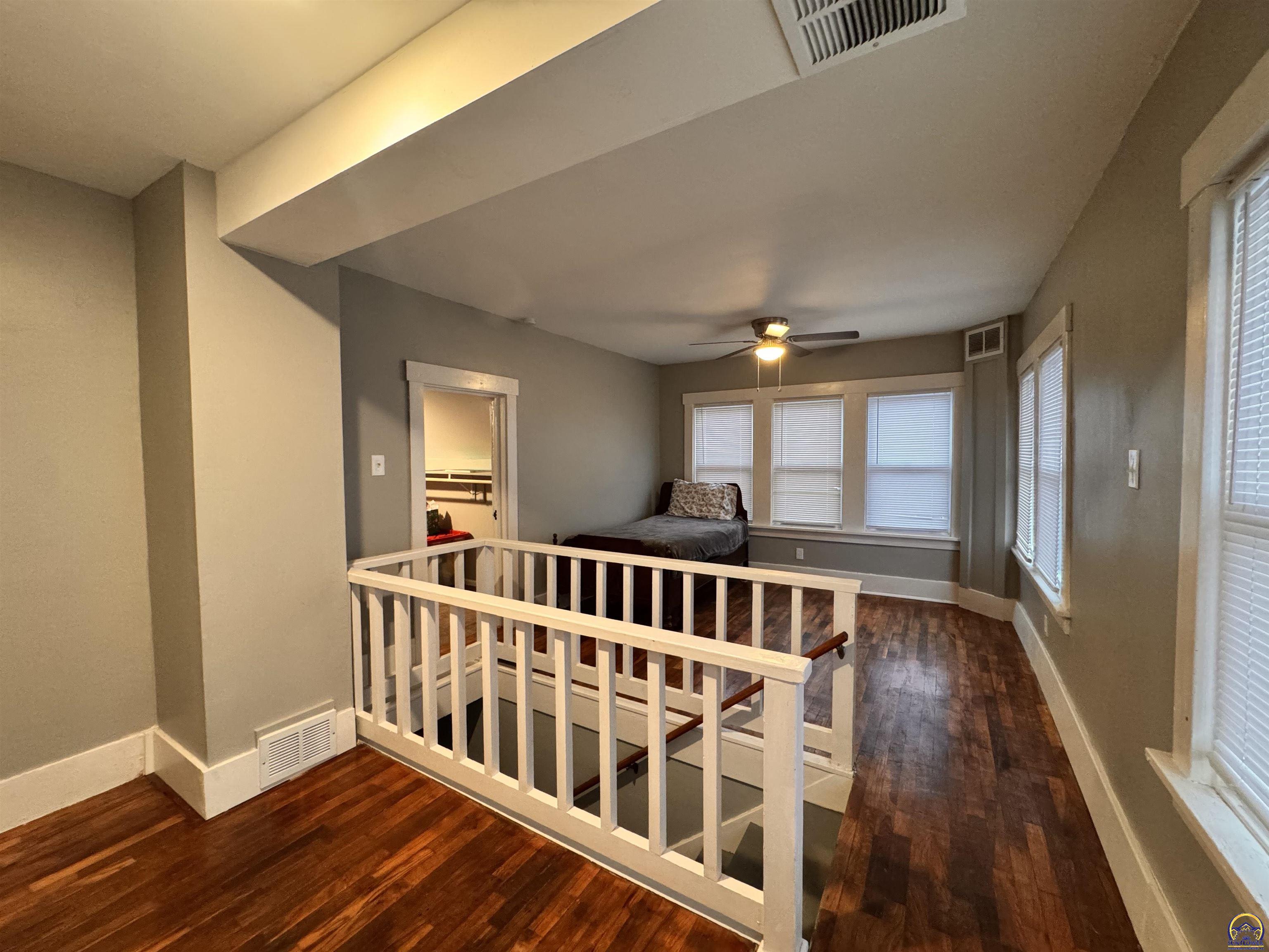 329 Northwest Waite Street Topeka, KS 66606 - Photo 24 of 35