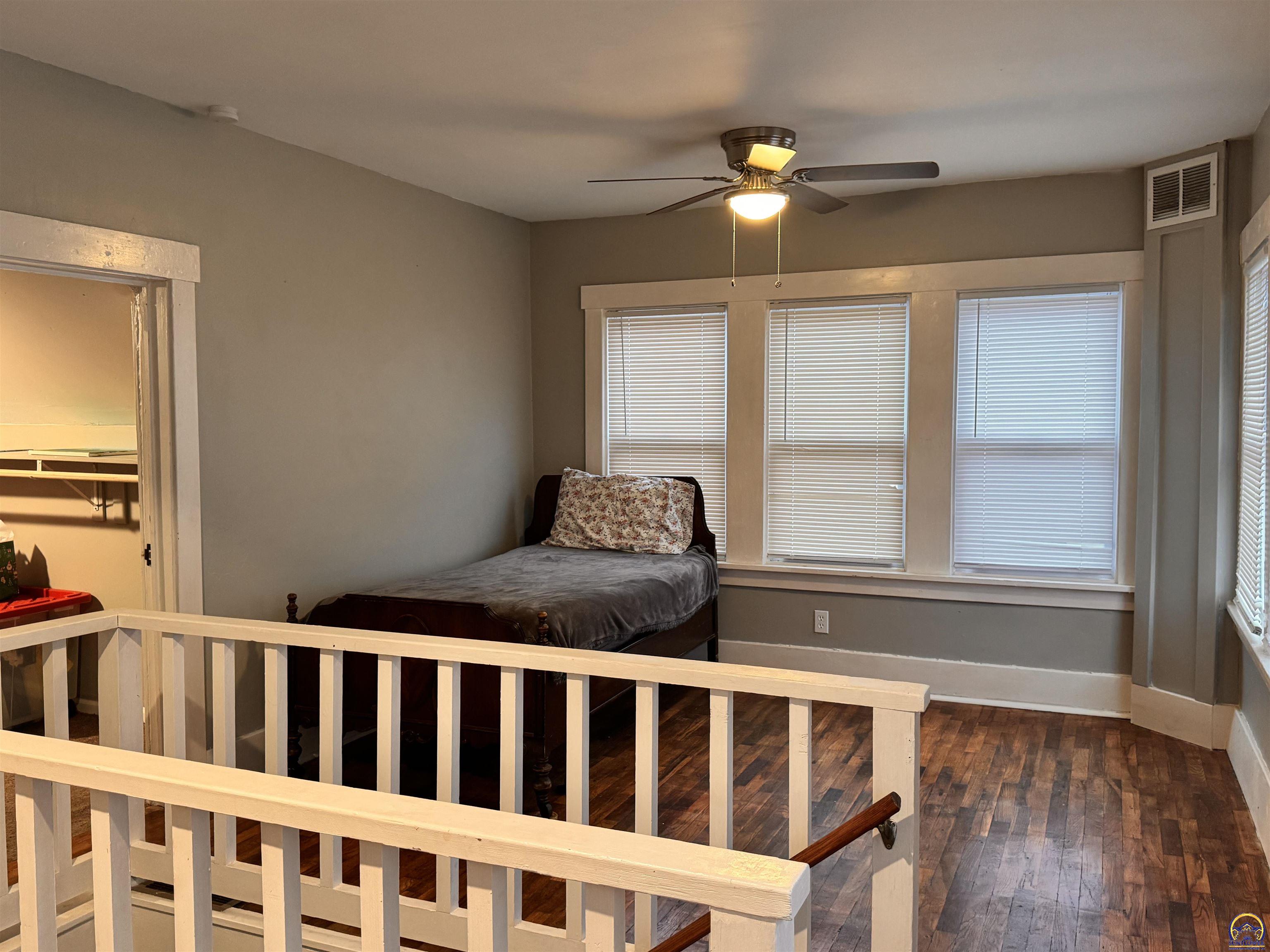 329 Northwest Waite Street Topeka, KS 66606 - Photo 25 of 35