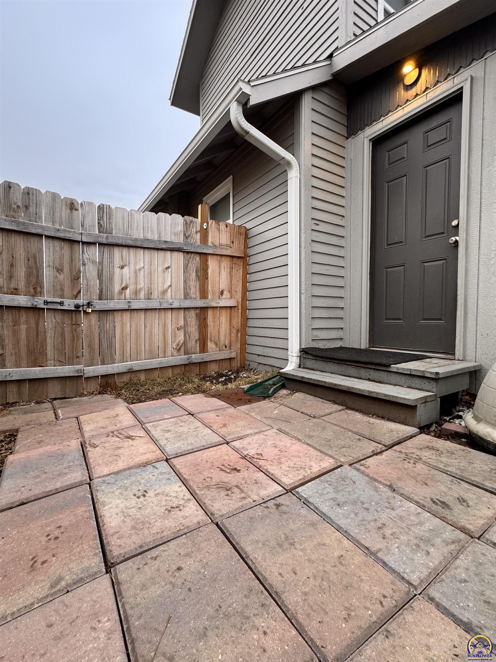 329 Northwest Waite Street Topeka, KS 66606 - Photo 29 of 35