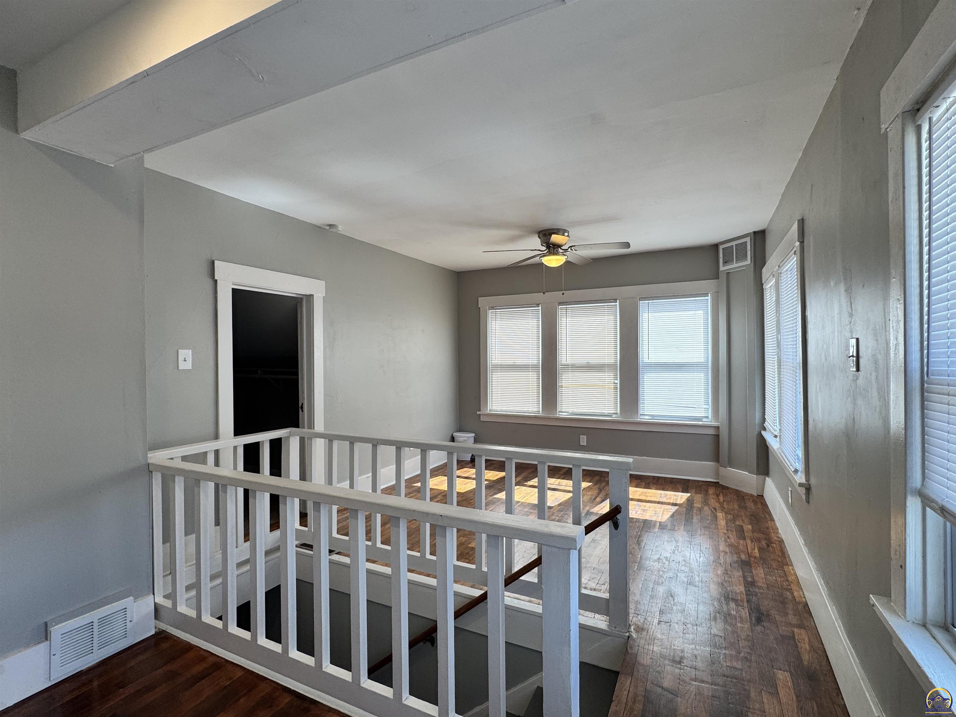 329 Northwest Waite Street Topeka, KS 66606 - Photo 29 of 41