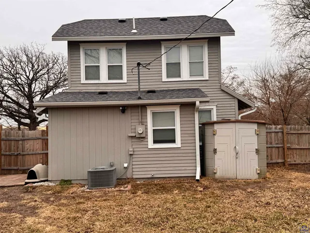 $180,000 | 329 Northwest Waite Street, Topeka, KS 66606