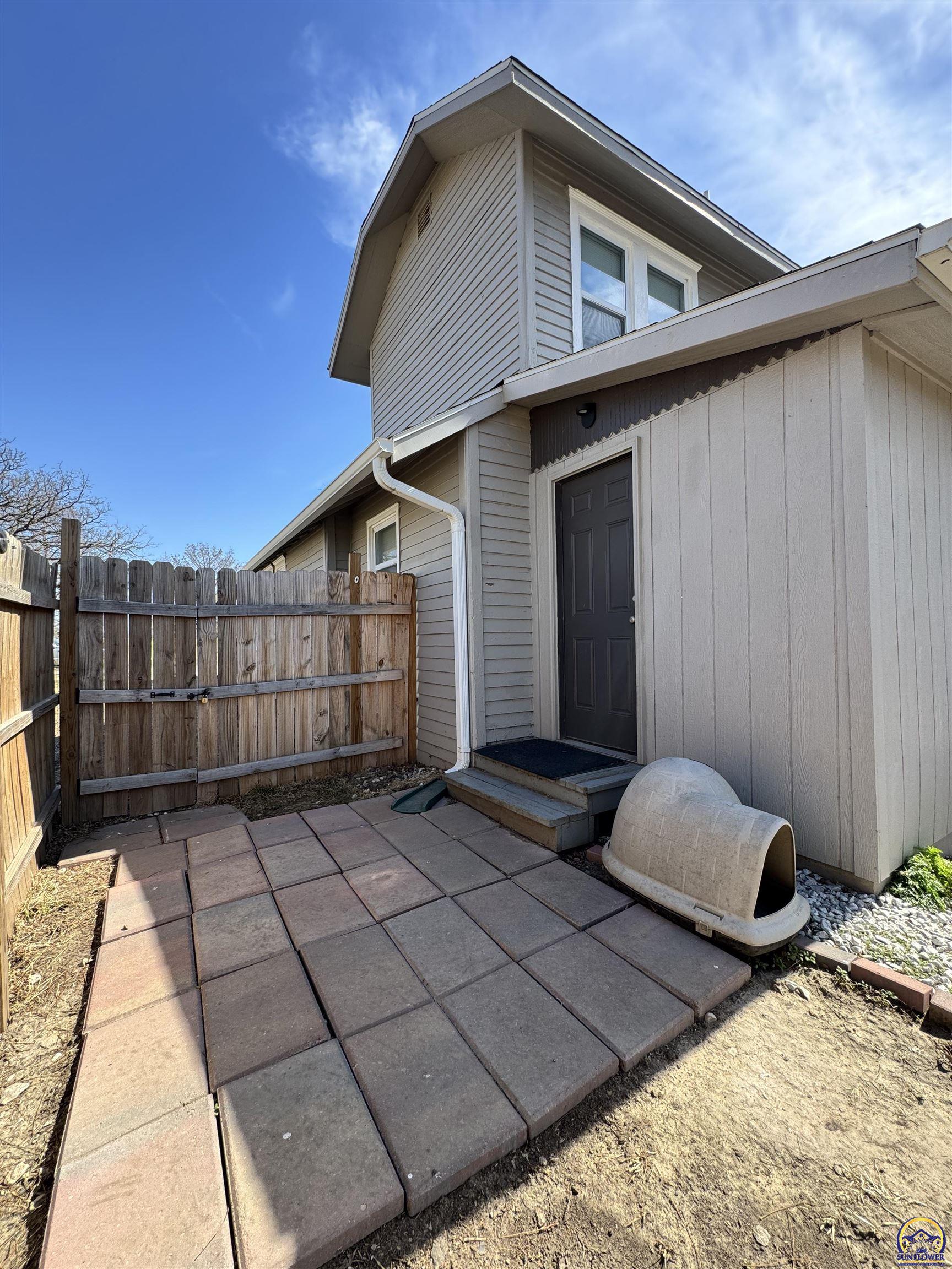 329 Northwest Waite Street Topeka, KS 66606 - Photo 35 of 41
