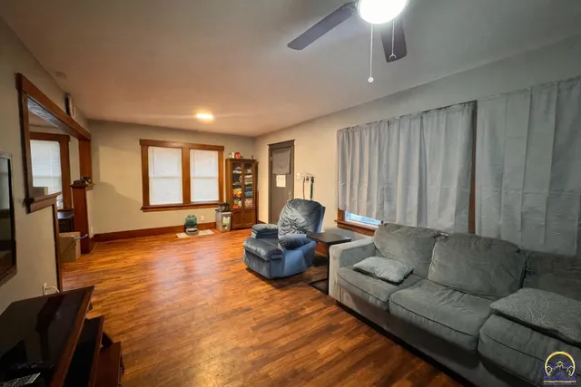 $180,000 | 329 Northwest Waite Street, Topeka, KS 66606